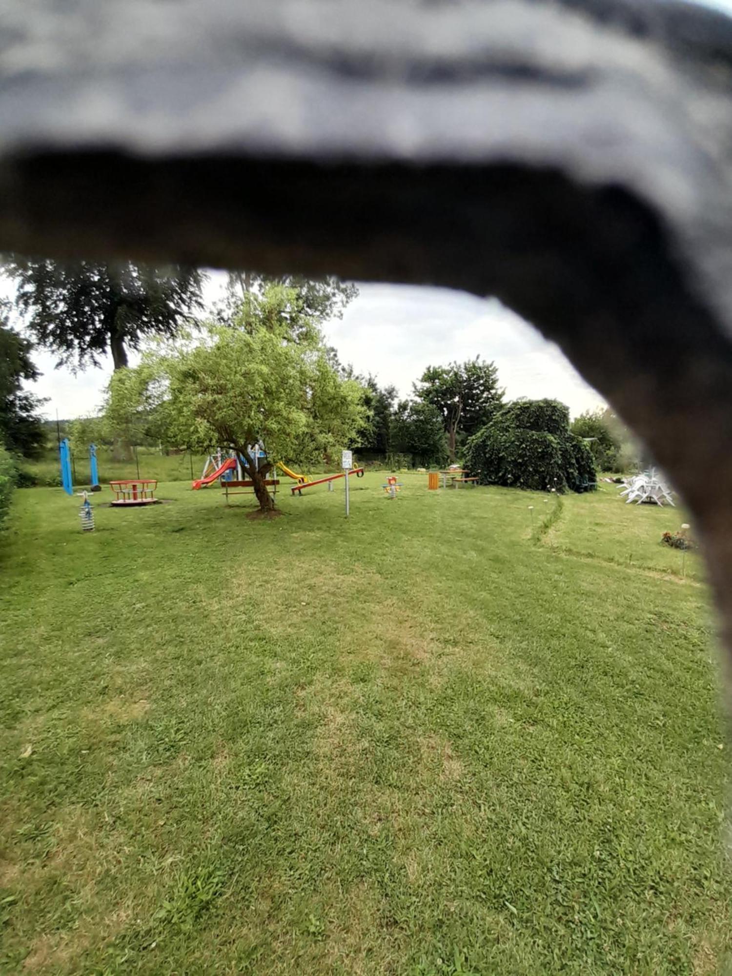 Penzion SKLAŘSKÁ HOSPODA Chřibská Exterior foto