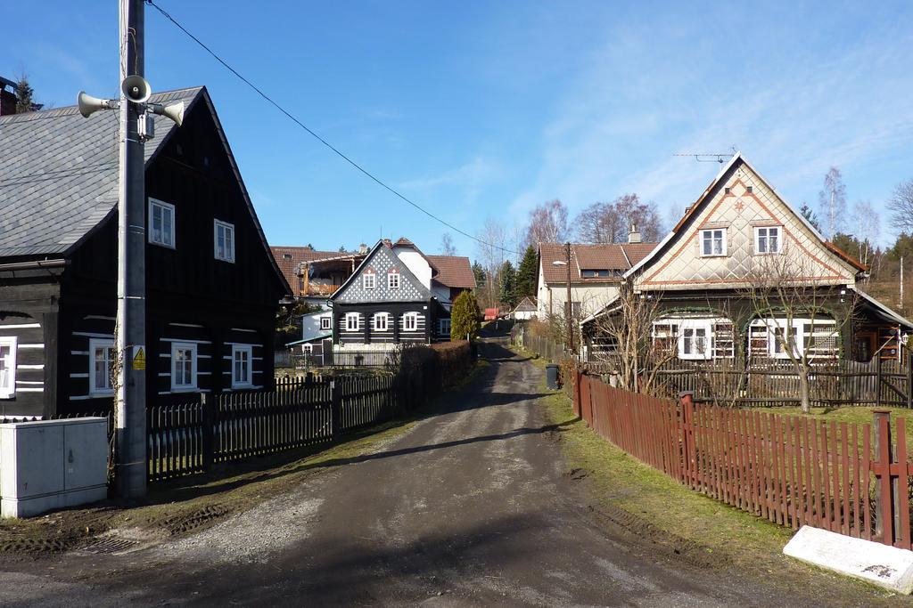 Penzion SKLAŘSKÁ HOSPODA Chřibská Exterior foto