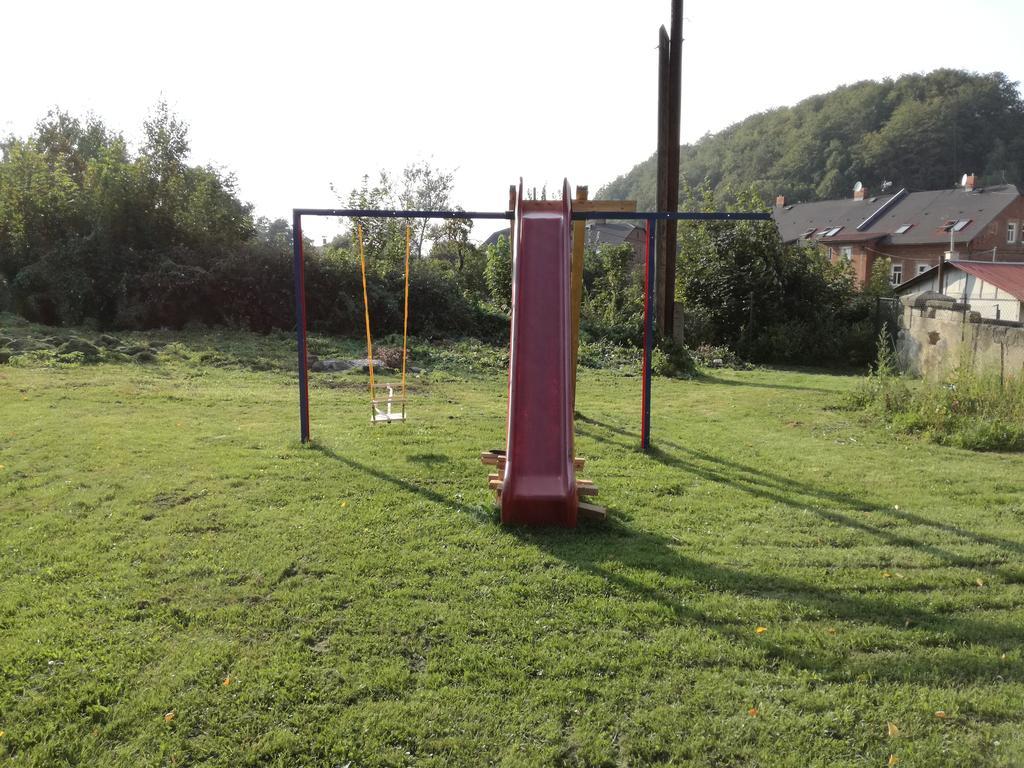 Penzion SKLAŘSKÁ HOSPODA Chřibská Exterior foto